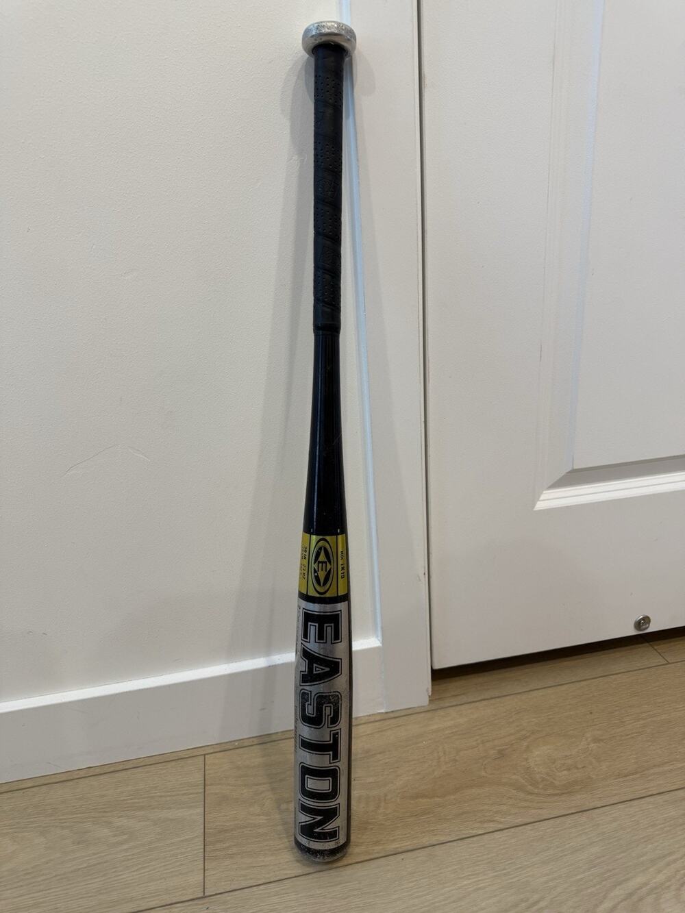 Easton X-treme LK19 Alloy Youth Baseball Bat 2 1/4" Dia. 30" 23 oz.